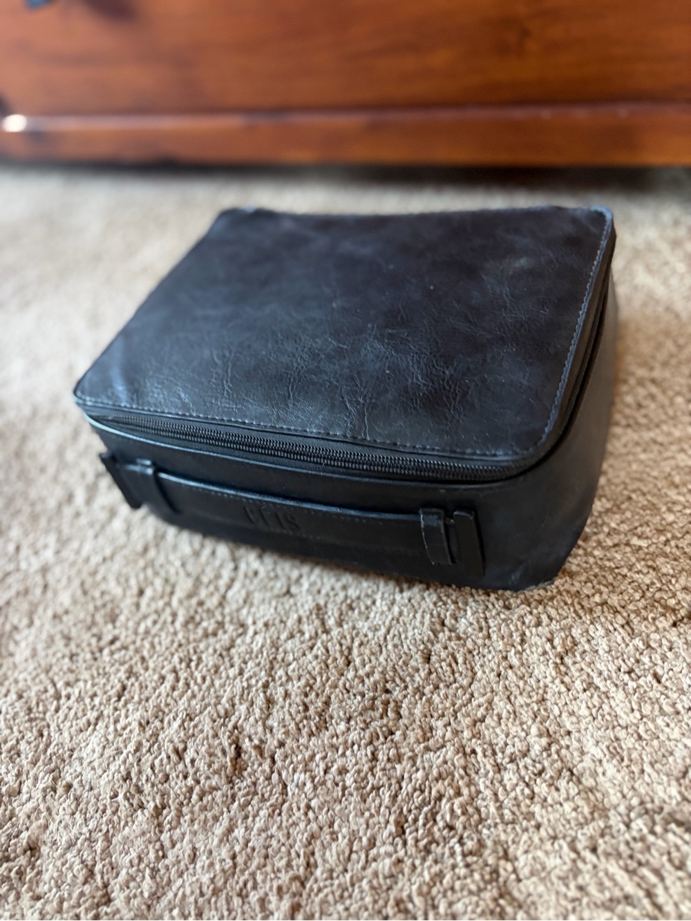 Beis The Cosmetic Bag in black